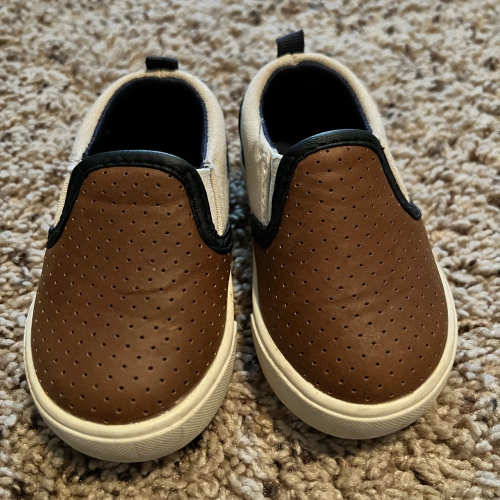 OshKosh toddler slip on shoes